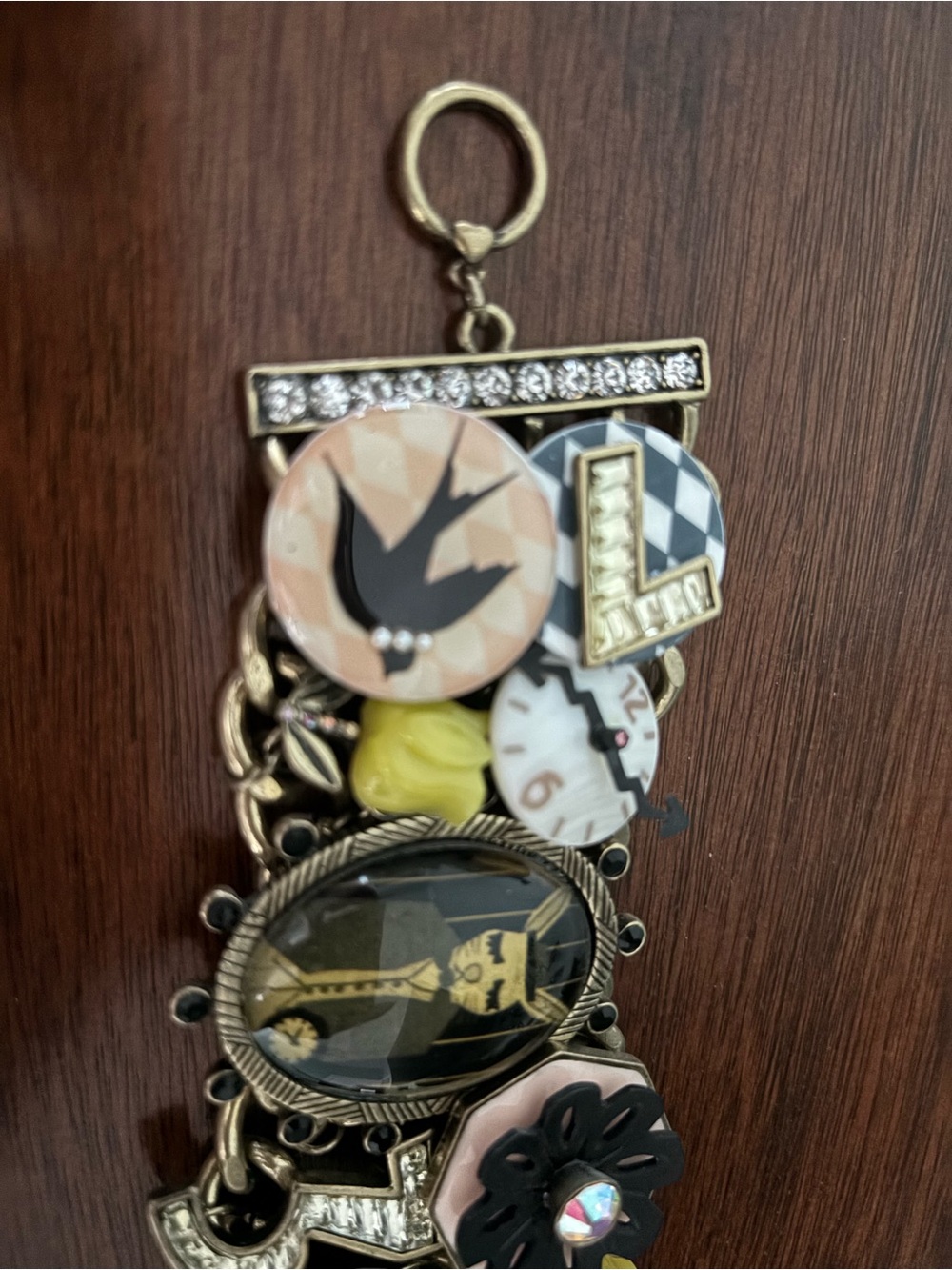 Betsy Johnson Alice in Wonderland bracelet - Picture 4 of 4